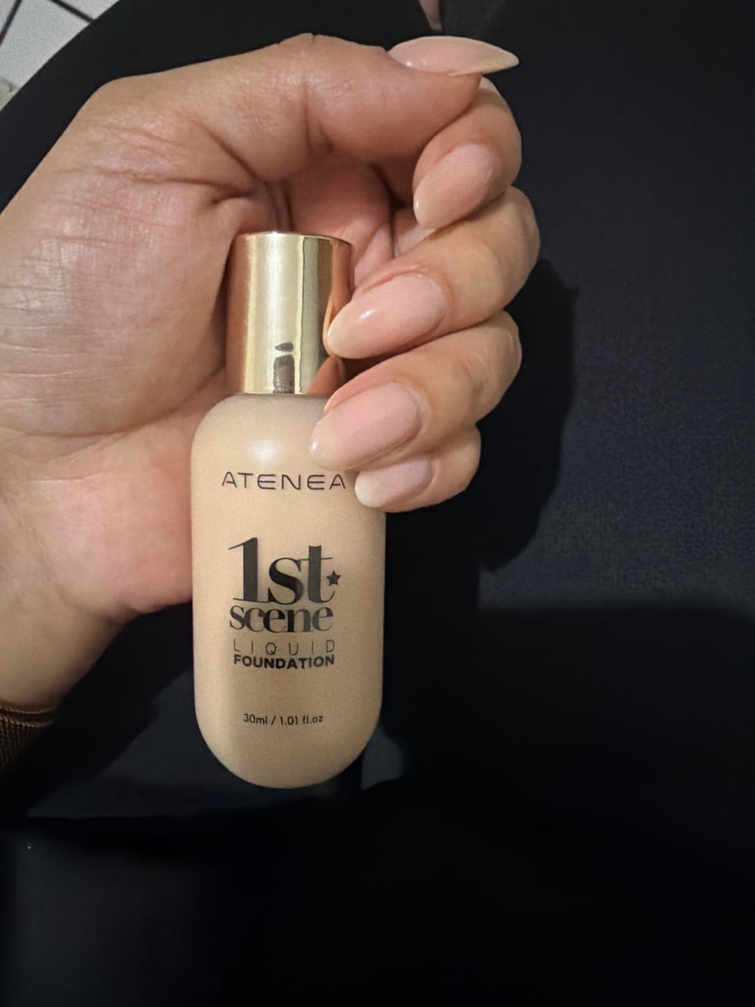 Customer photo review of BASE DE MAQUILLAJE LÍQUIDA 1ST SCENE