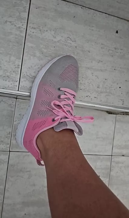 Customer photo review of Baskets Légères et Respirantes pour Femme