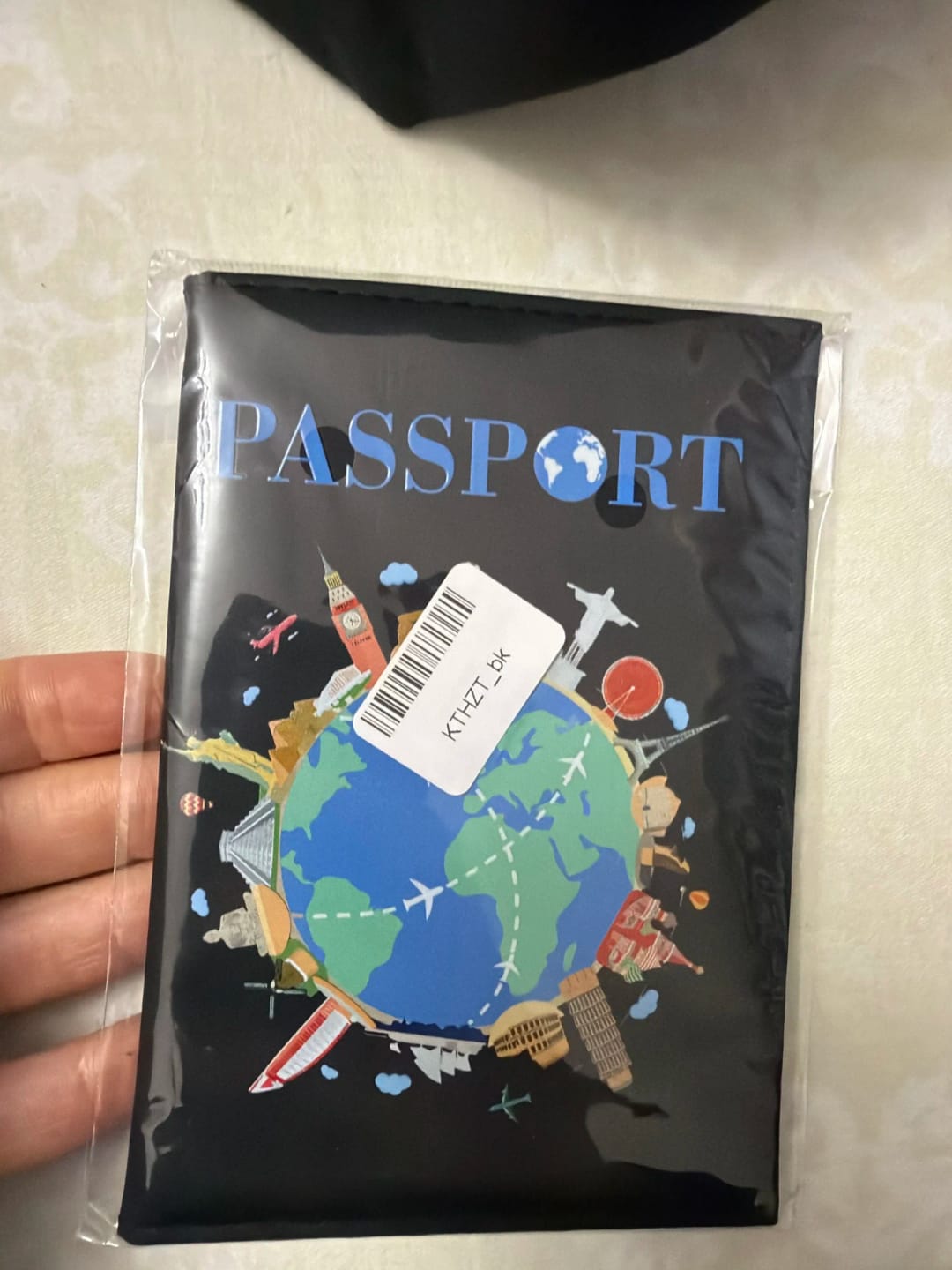 Customer photo review of Étui Passeport Carte du Monde