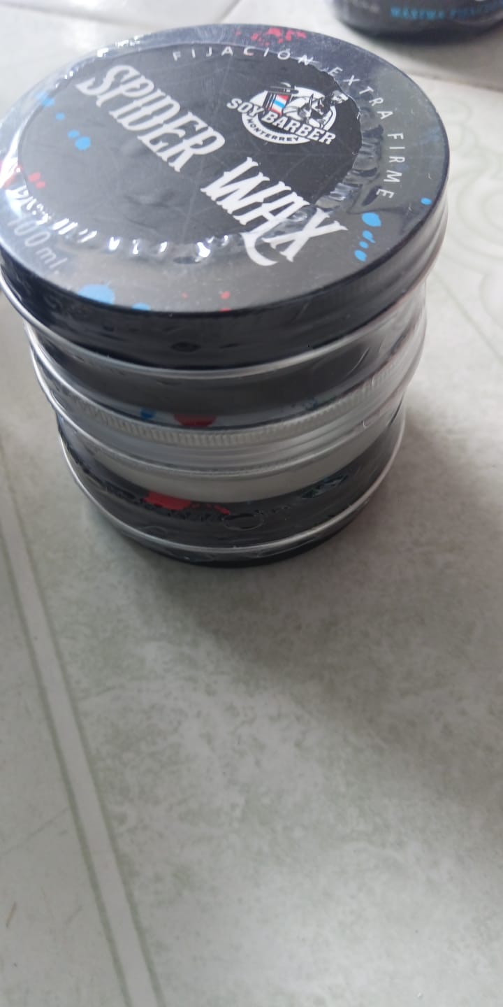 Customer photo review of Soy Barber - 3 Pack pomade, pomade mate y spider wax.