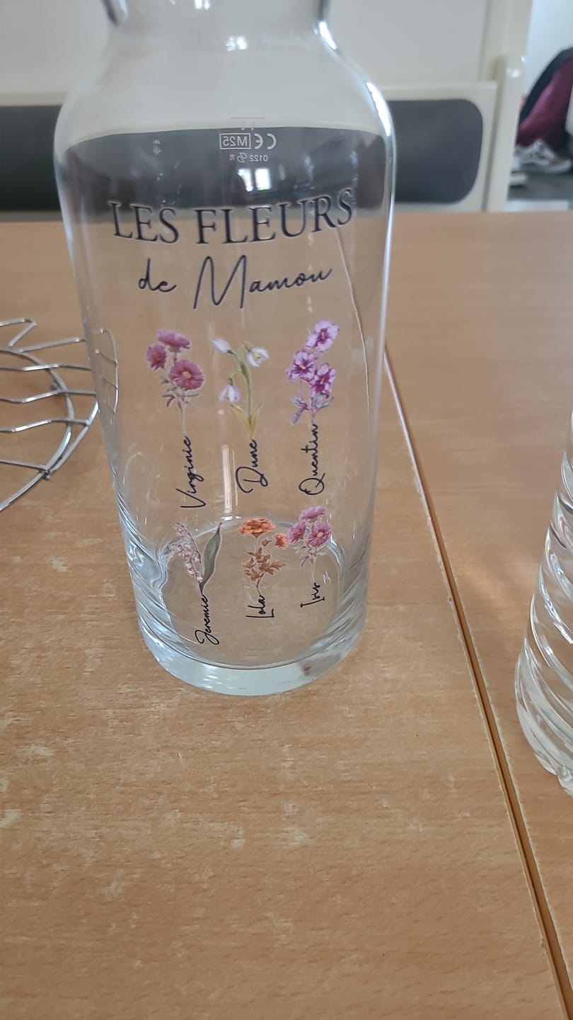 Customer photo review of Toujours en fleur – Vase personnalisé en verre avec fleurs et prénoms pour parents et grands-parents