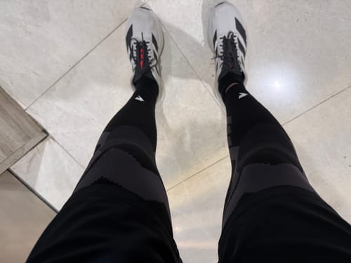 Customer photo review of Compression Sleeves V2 for Knees and Legs