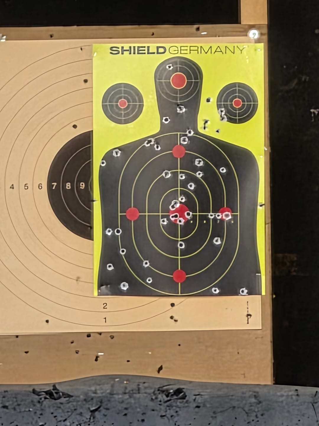 Customer photo review of SHIELD Splatter Targets 10er Pack 45x30cm - 05