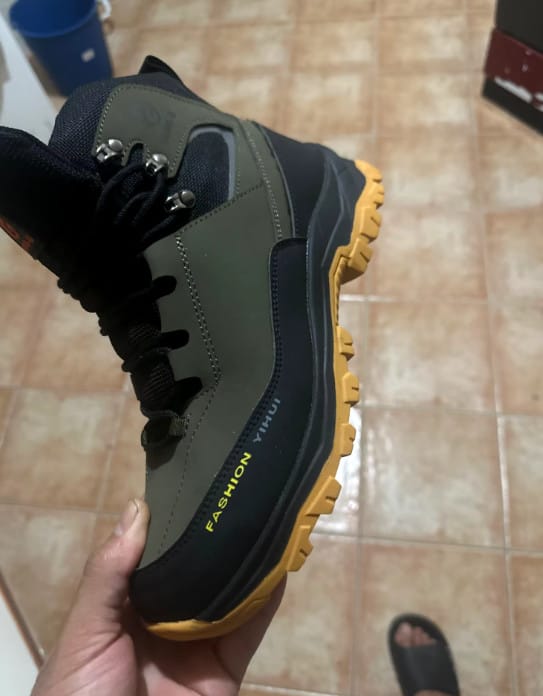 Customer photo review of Bottes de Travail Respirantes & Confortables - HONG-G