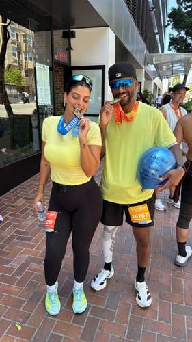 Customer photo review of Compression Sleeves V2 for Knees and Legs