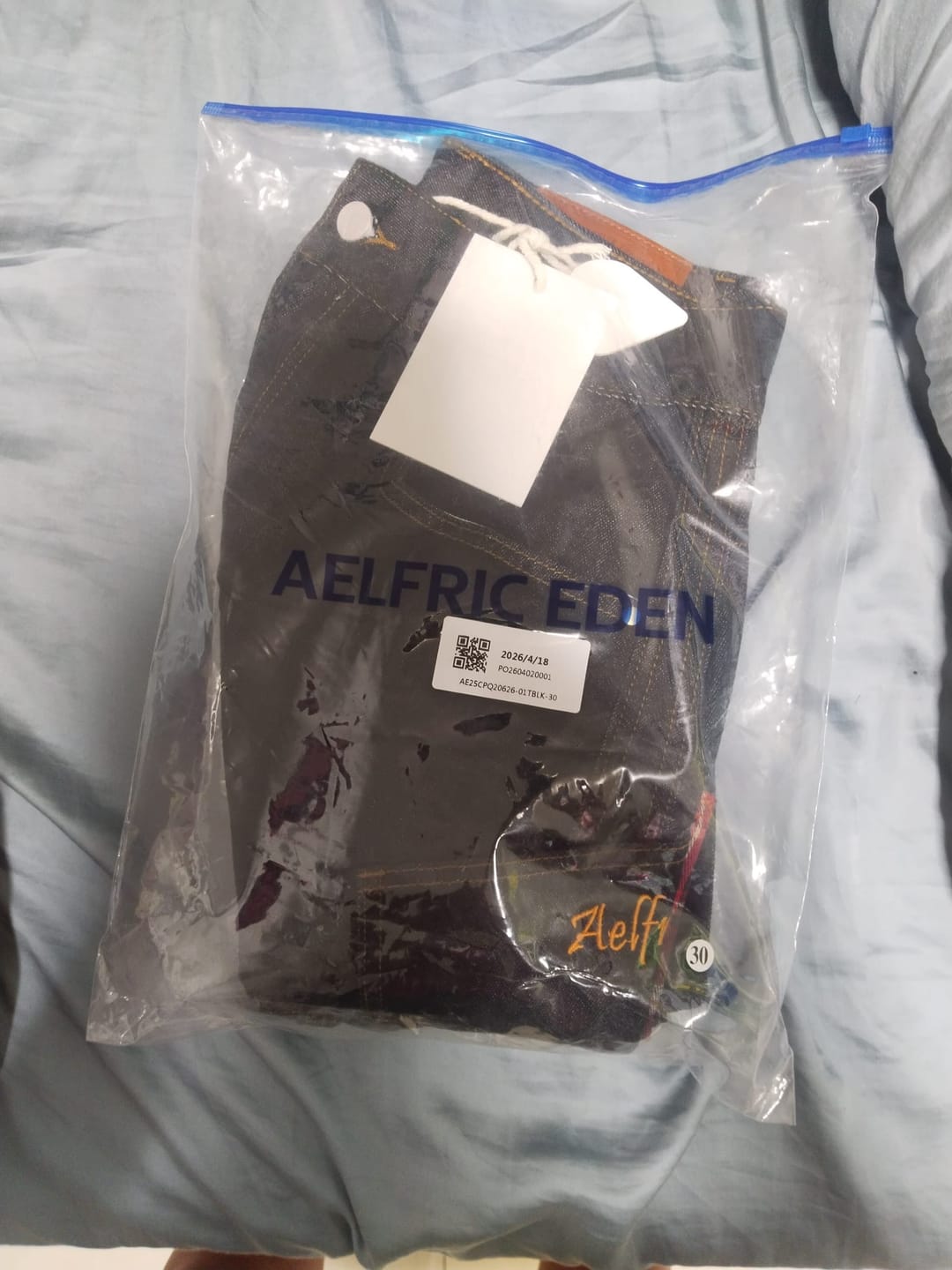 Customer photo review of Aelfric Eden BAGGY BARREL Jeans
