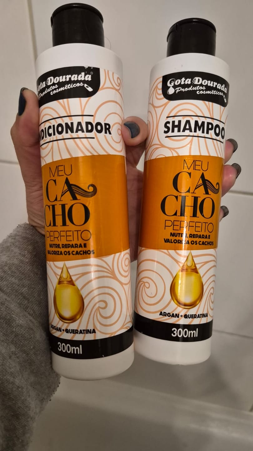 Customer photo review of Mis Rizos Perfectos Crema de Peinar Aguacate, Argán y Coco - 1 kg