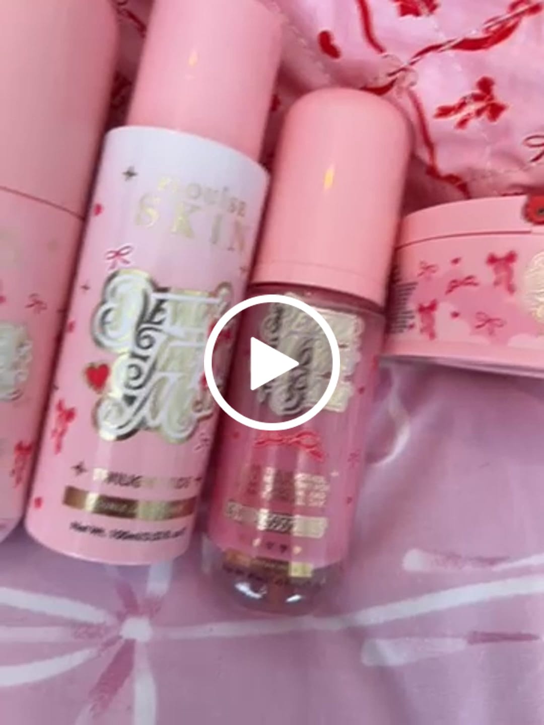 Recenzja wideo klienta dotycząca zestawu i łuku P.Louise Skincare Essentials Torba
