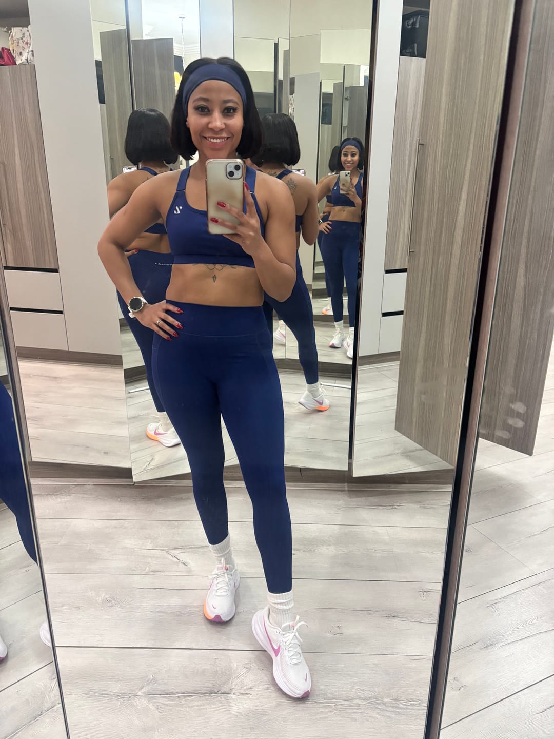 Customer photo review of Adjustable Strap High Impact Sports Bra & Pocket Leggings Set