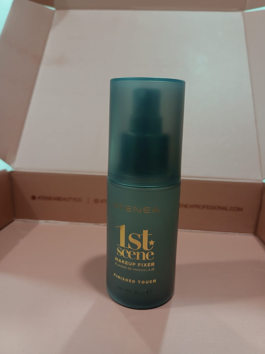 Customer photo review of FIJADOR DE MAQUILLAJE 1ST SCENE