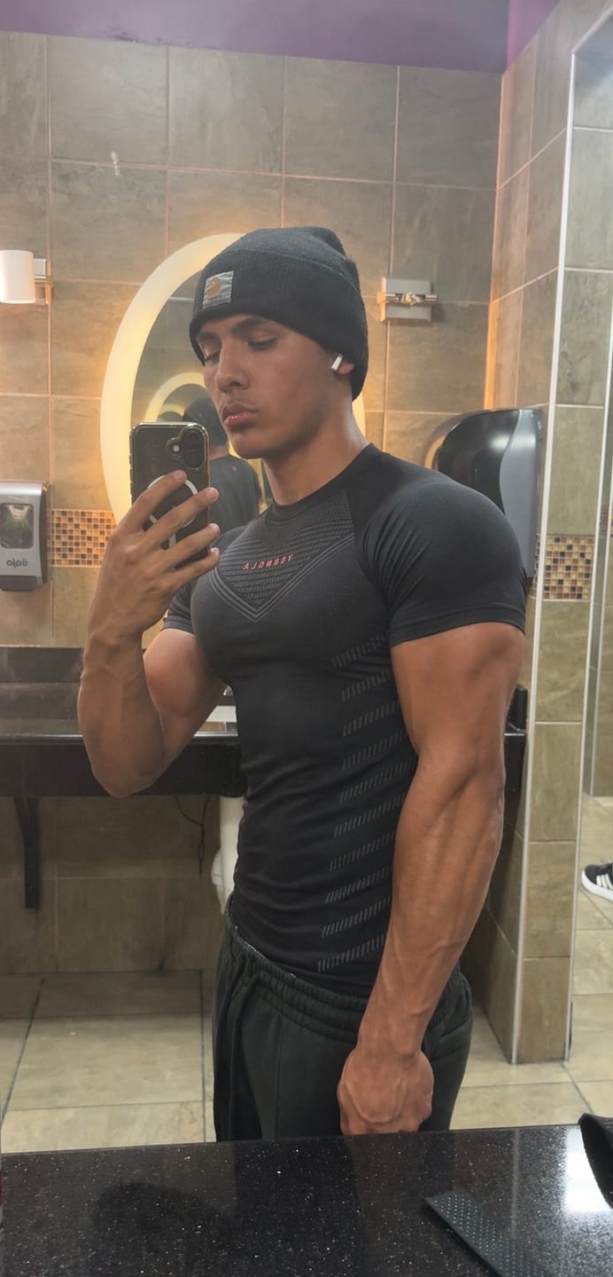 Customer photo review of 465 Superhero Compression Tees