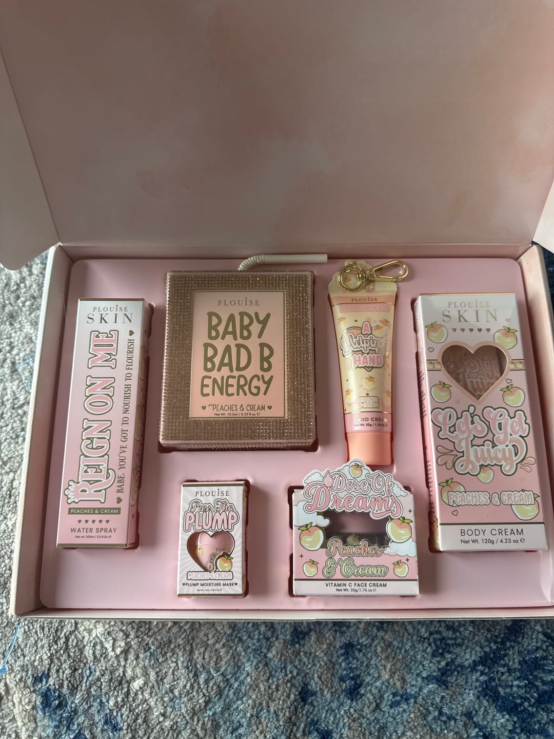Reseña de la foto del cliente de Budget Box (suscripción mensual) Fecha de inicio mayo