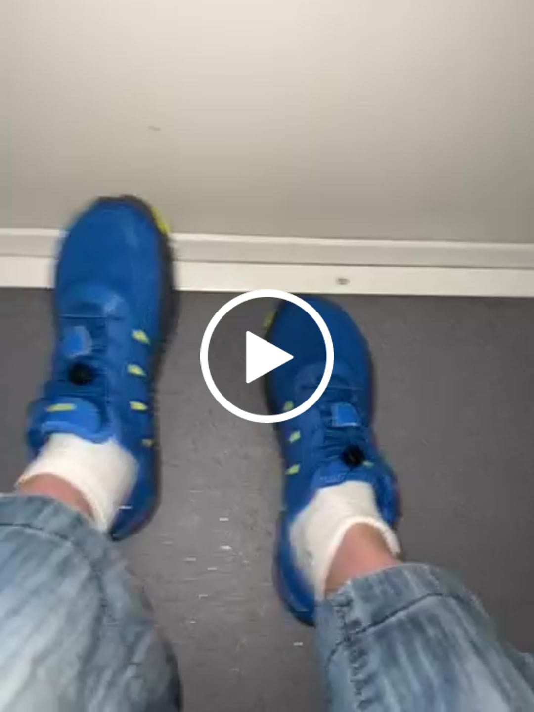 Customer video review of WolfPaw - Barfußschuhe