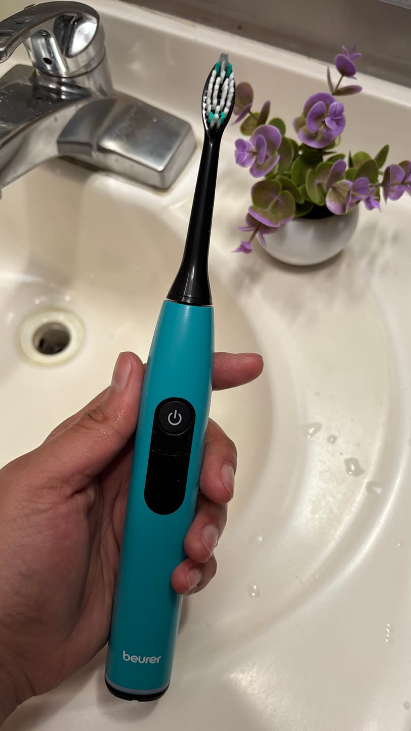Customer photo review of Cepillo Dental Eléctrico Recargable | Sónico | Con 5 Programas de Limpieza y 2 Cabezales | Beurer