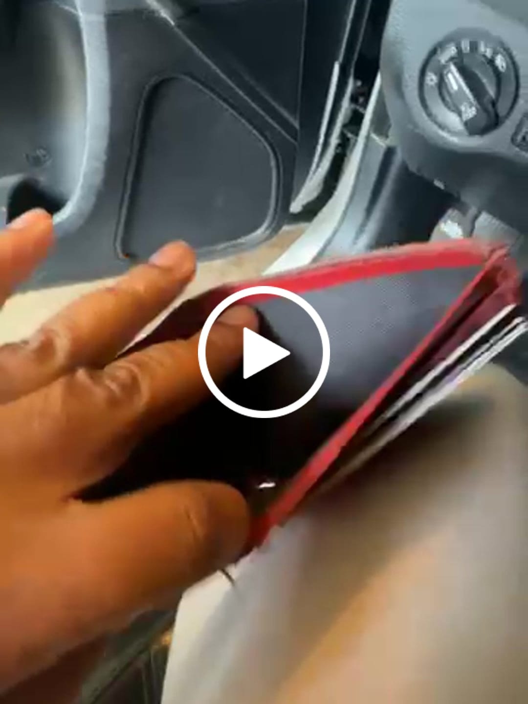 Customer video review of 80Eighty® Minimalist Carbon Fiber Wallet