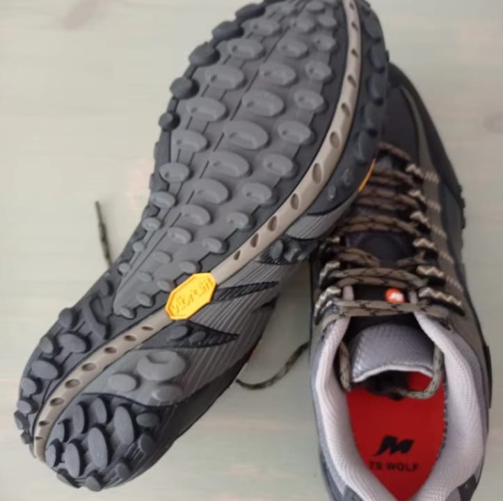 Customer photo review of Chaussures de randonnée et d'escalade en montagne en cuir véritable