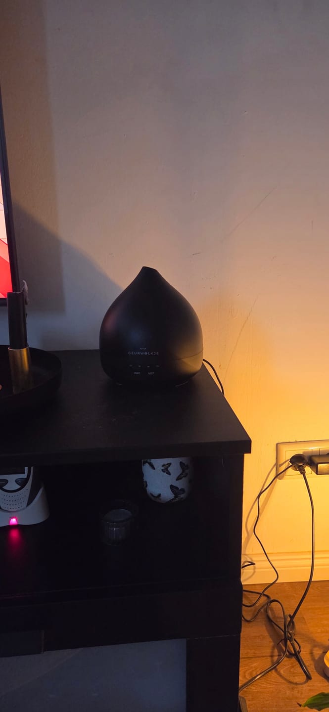 Customer photo review of Unity 2.0 - Geurwolkje® Aroma Diffuser - Mat zwart - 400 ml