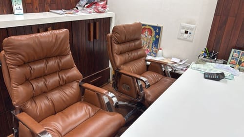 Customer photo review of Ettorez Fortuna High-Back Executive Leatherette Boss Chair