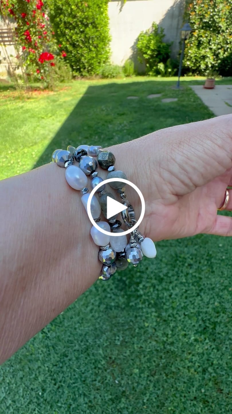 Customer video review of Lunar Luxe Pearl Stretch Apple Watch Strap