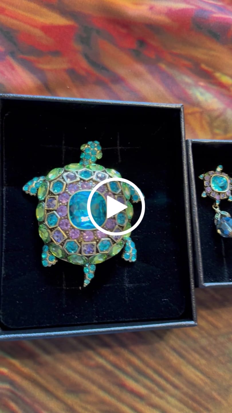 Customer video review of HEIDI DAUS®"Turtle-y Fabulous" Crystal Turtle Pin