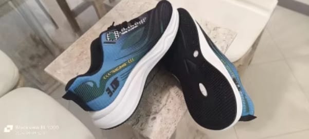 Customer photo review of Baskets de Sport Respirantes et Amortissantes