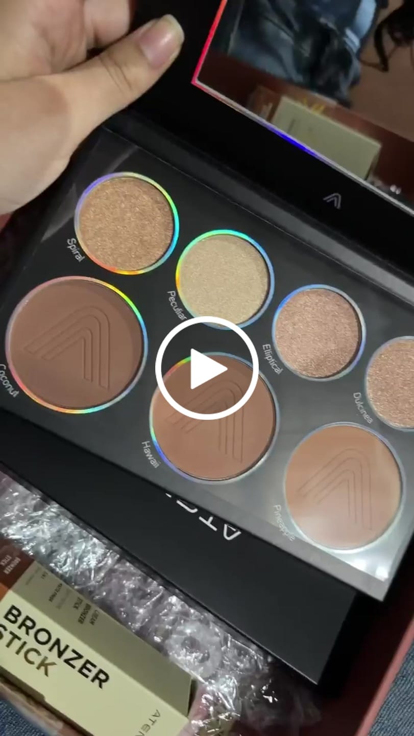 Customer video review of PALETA DE CONTORNOS E ILUMINADOR GLAMBLACK