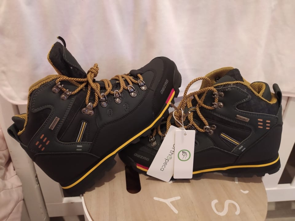 Customer photo review of Chaussures de Randonnée Imperméables & Robustes