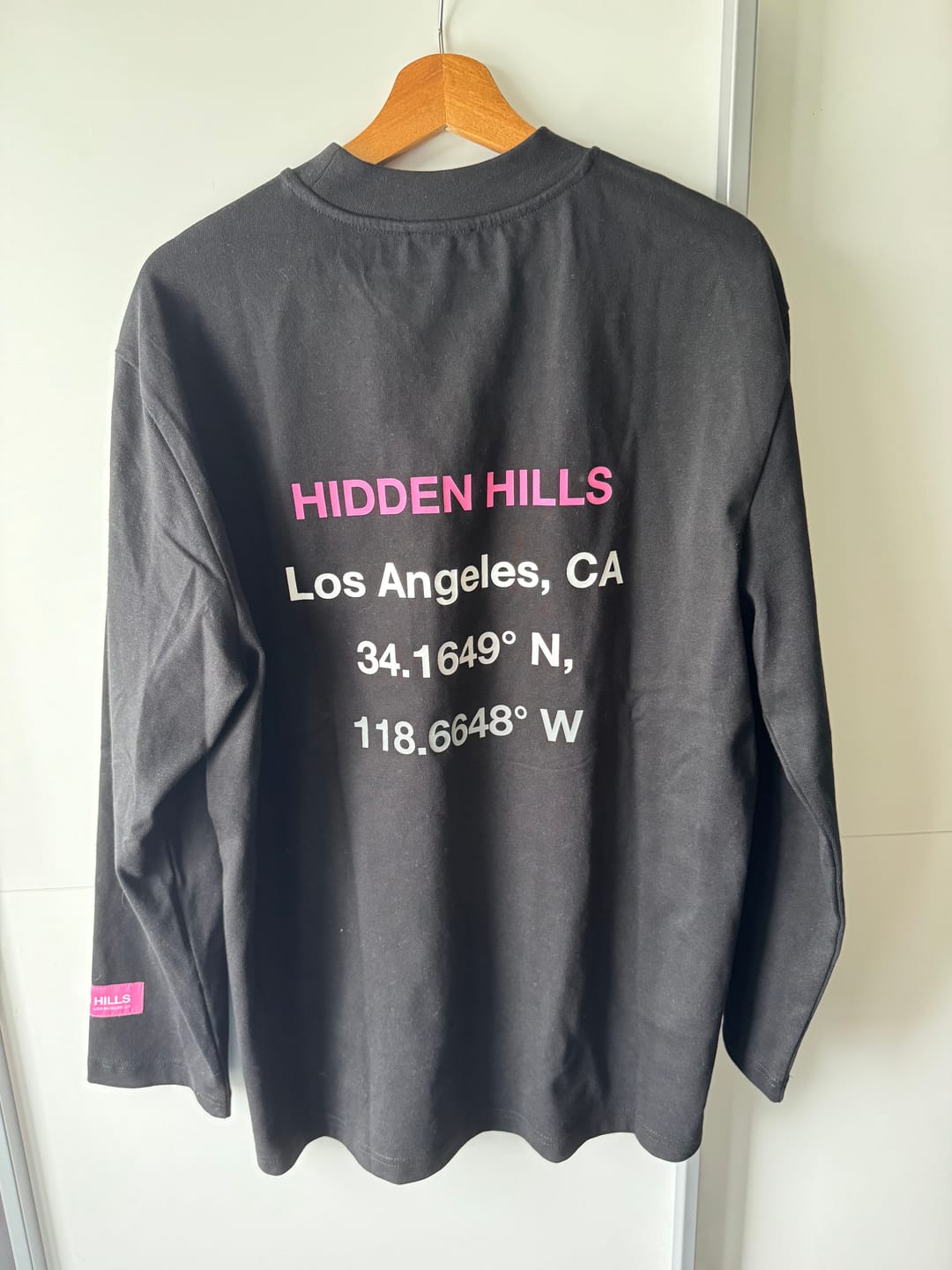 Customer photo review of GRADIENT LOGO LONGSLEEVE T-SHIRT PINK/BLACK