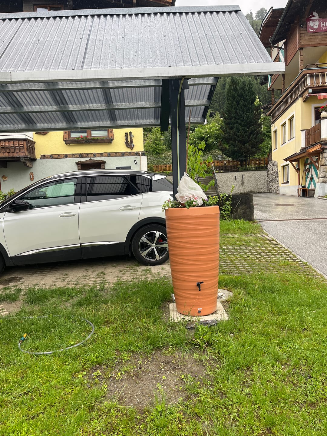Customer photo review of Regentonne 240 Liter – YourCasa Wave-Design mit Auslaufhahn