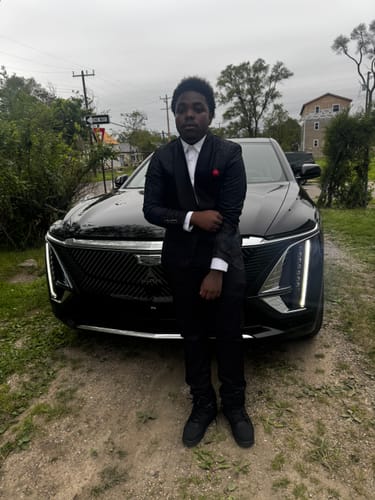 Customer photo review of Men's 3-Piece Vintage Style Damask Jacquard Black Suit