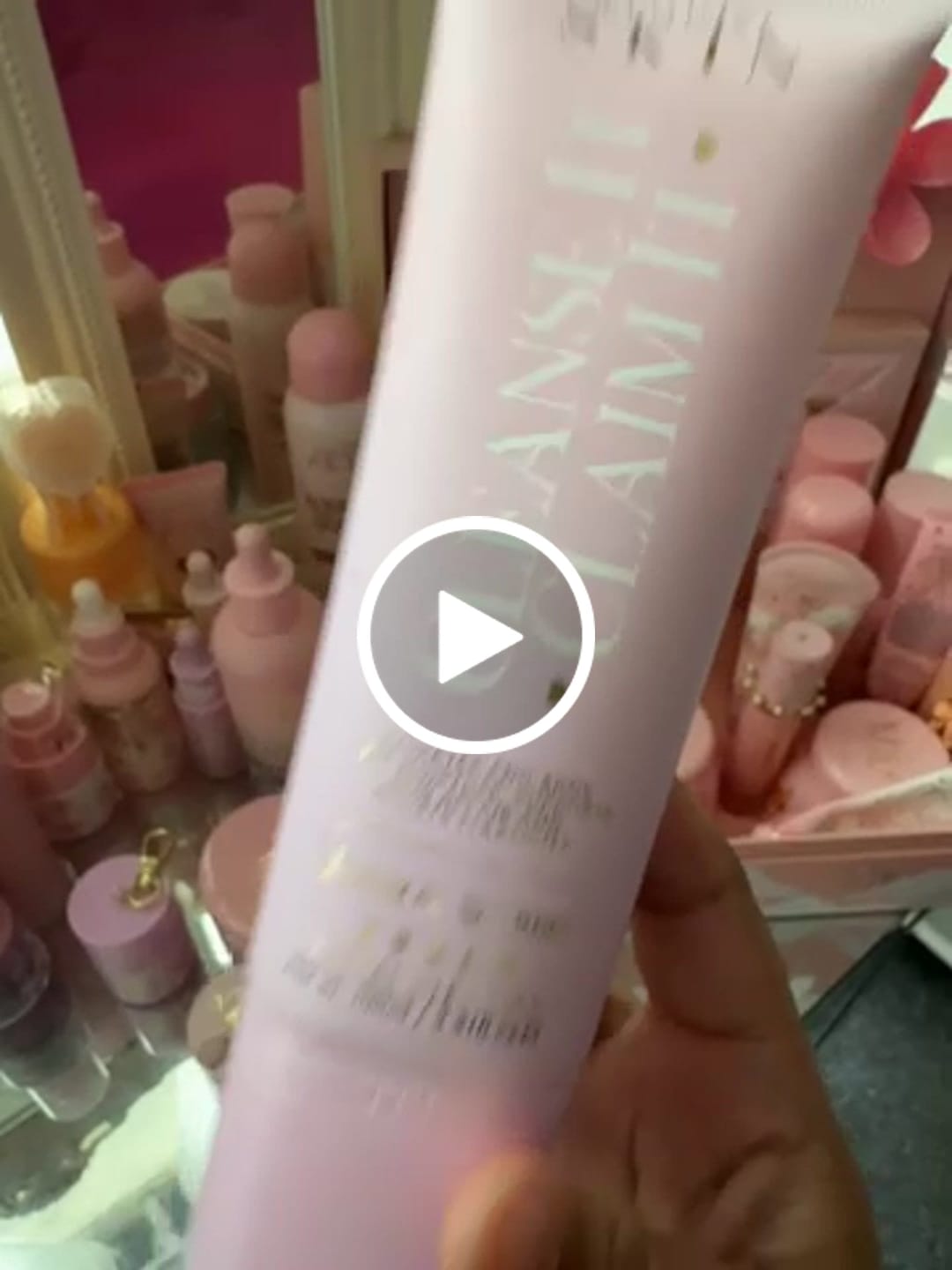 Customer video review of Hyaluronic Acid Hydrating Facial Cleanser