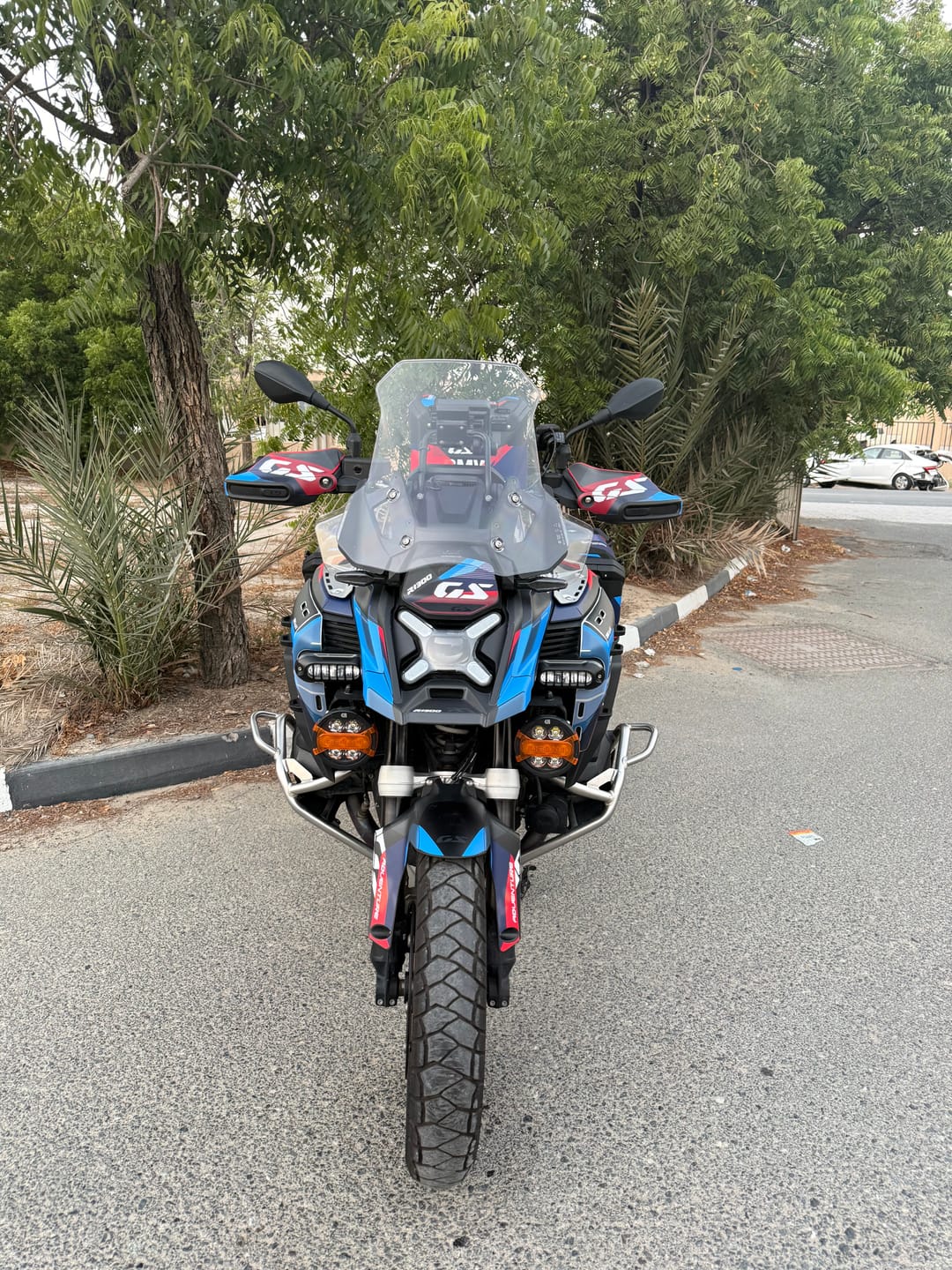 Customer photo review of LOBOO Touring Windshield for BMW R1300GS / Adventure (2024+) - Hardened PC Impact-Resistant Screen
