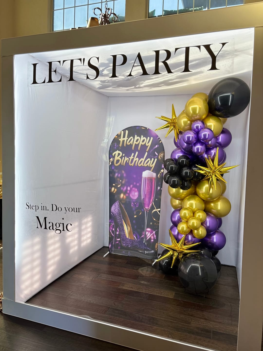 Customer photo review of 6.5x7.5ft Magazine Photo Booth Party Photo Box
