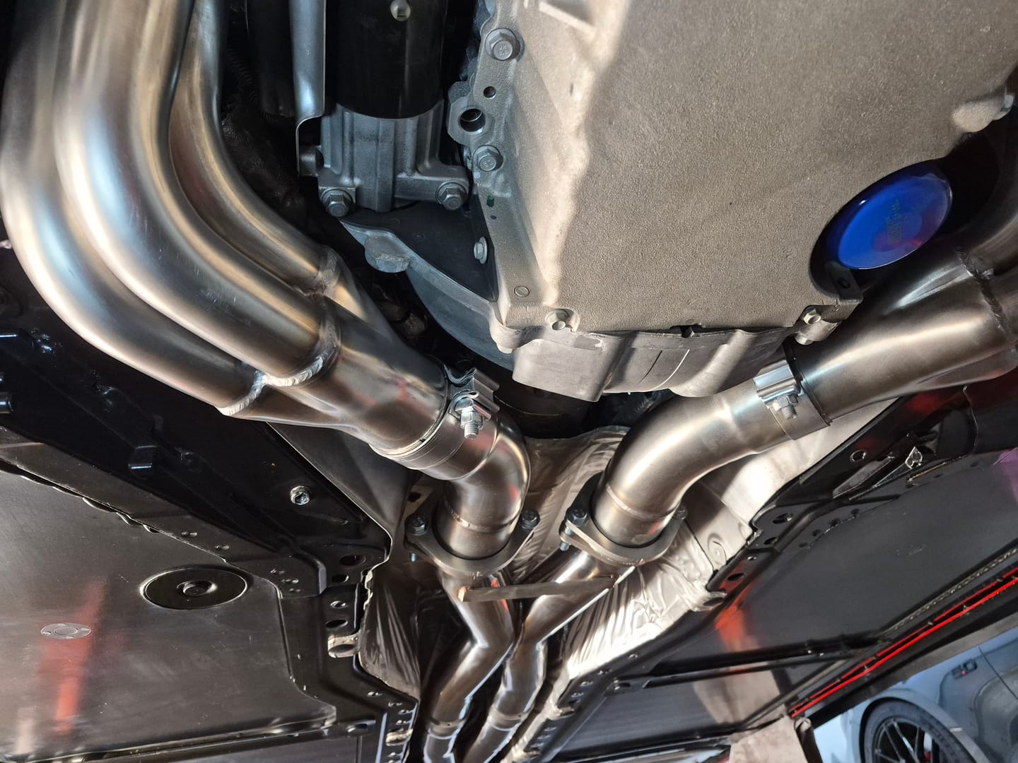 Customer photo review of Corvette C7 3" 6.2L V8 3" Connection Performance X-Pipe