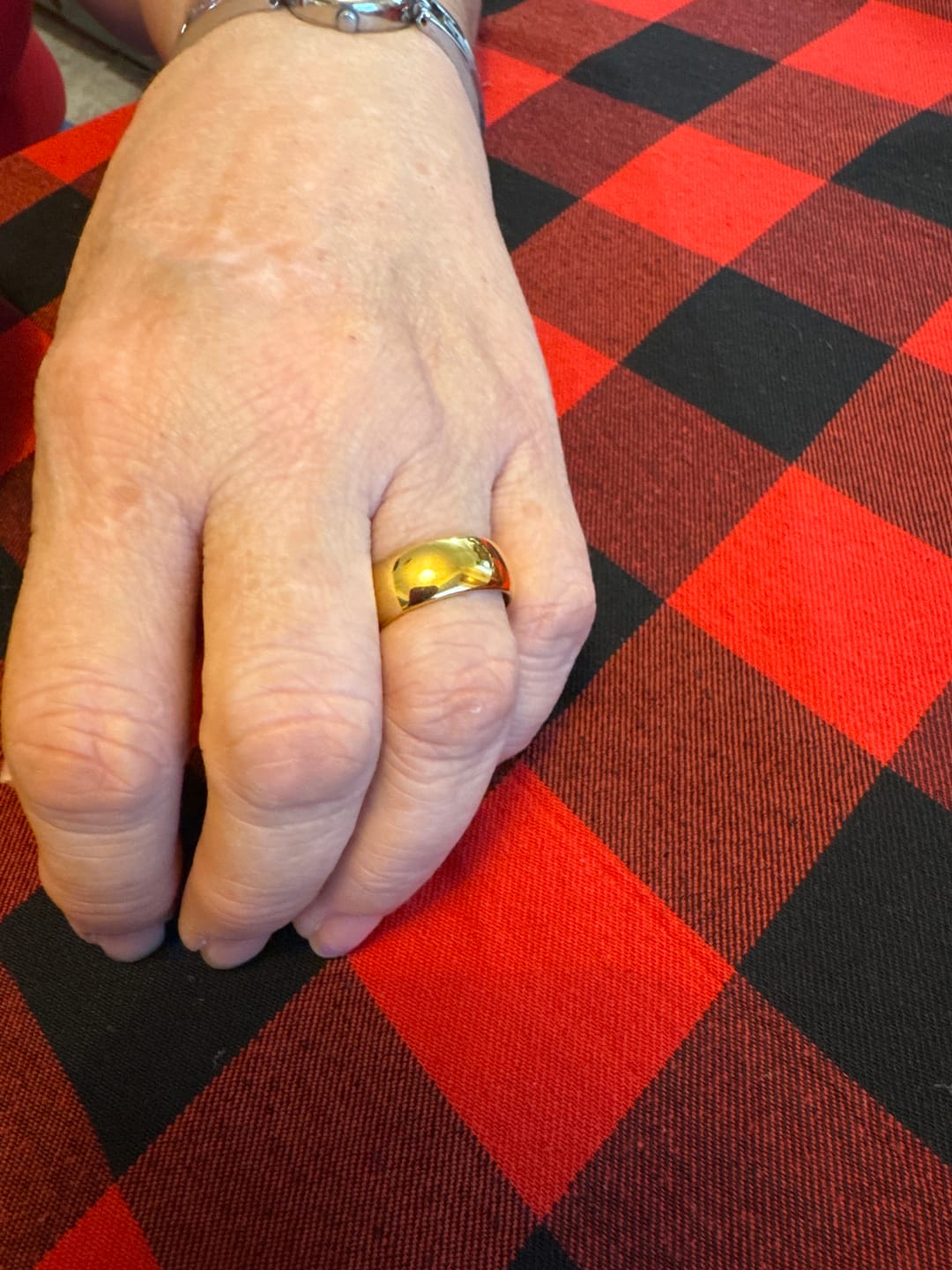 Customer photo review of High Polished Yellow Gold - 8mm