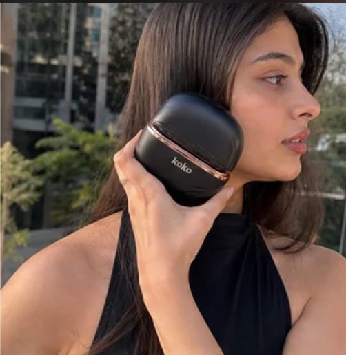 Customer photo review of Mini Portable Hair Straightener