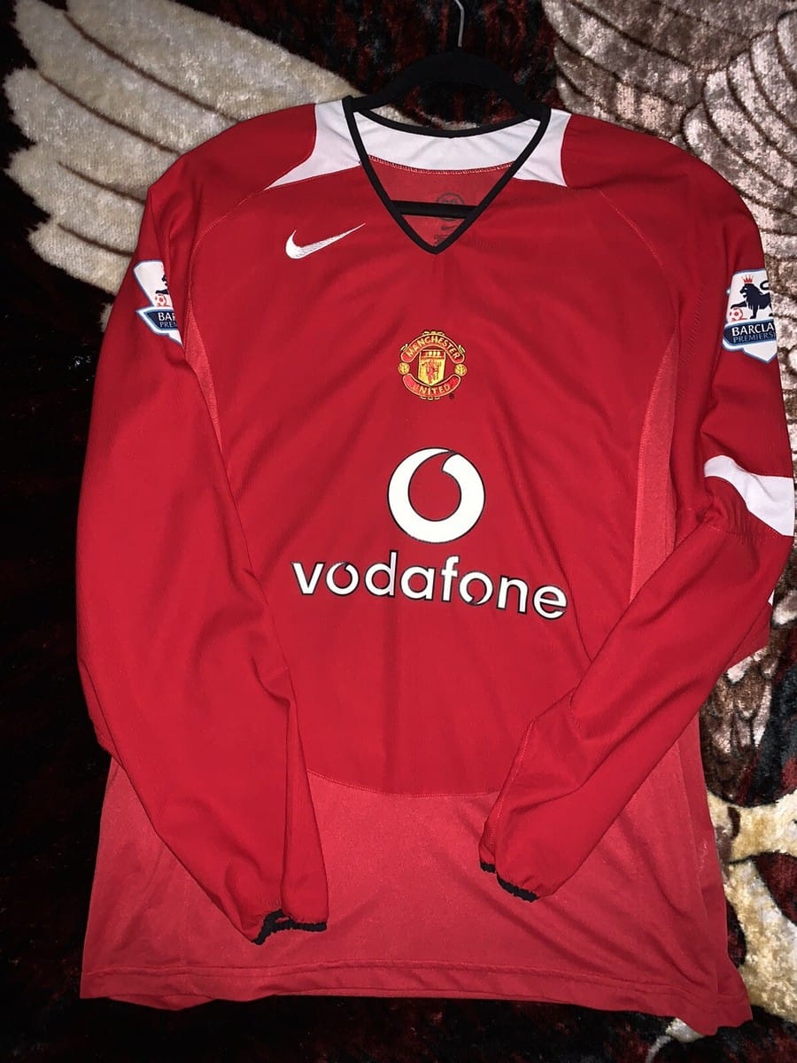 Customer photo review of Cristiano Ronaldo Manchester United 2005 EPL Patch Retro Kit Jersey Trikot Maillot Soccer Shirt