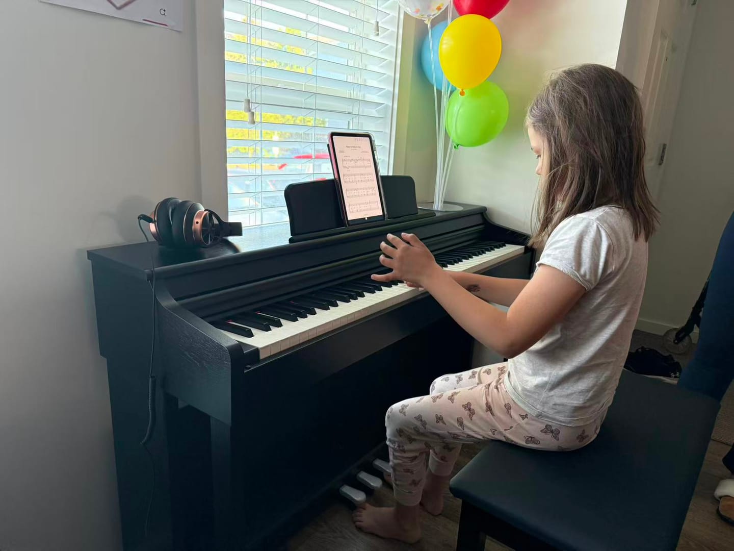 Customer photo review of Donner DDP-100 Weighted Digital Piano