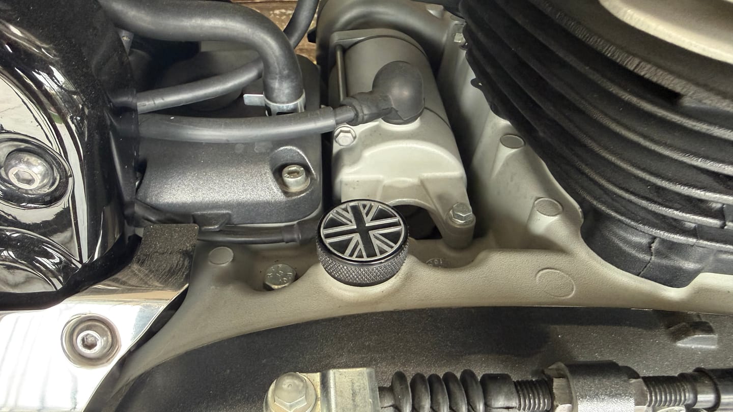 Customer photo review of engine oil filler cap