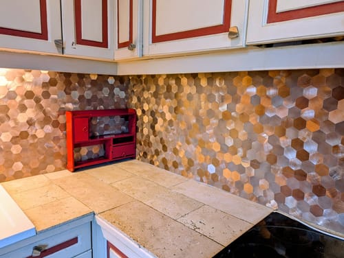 Customer photo review of Crédence Adhésive Hexagone Champagne Japandi — Mosaïque Cuisine
