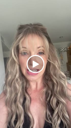 Customer video review of JBEXTENSION 22 Inches Scalpiana Long Wave Blonde Highlight 3.5X4 Hard Silky Top Natural Scalp Effect Wig with Bangs OSSIE BLONDE HIGHLIGHT