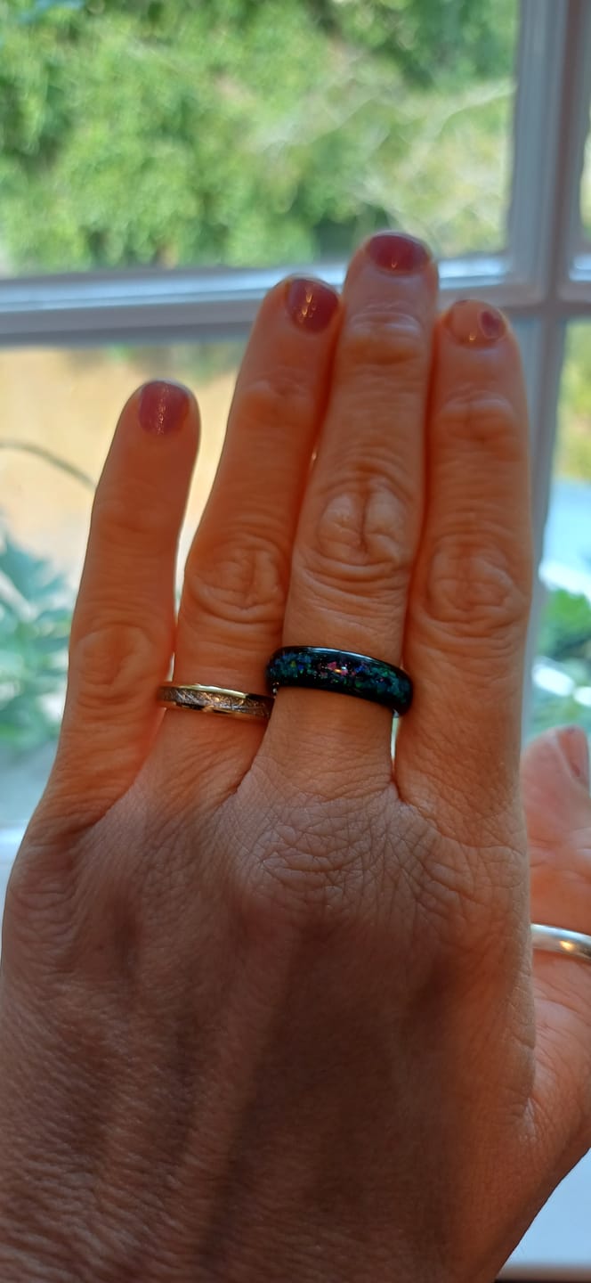 Customer photo review of The Golden Steel 4mm Wonder Ring
