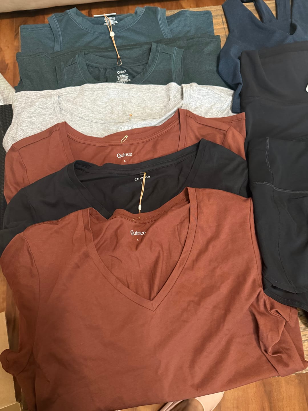 Customer photo review of DRAFT Quince NWT NWOT Women's Returns - Assorted Basics (20pc)