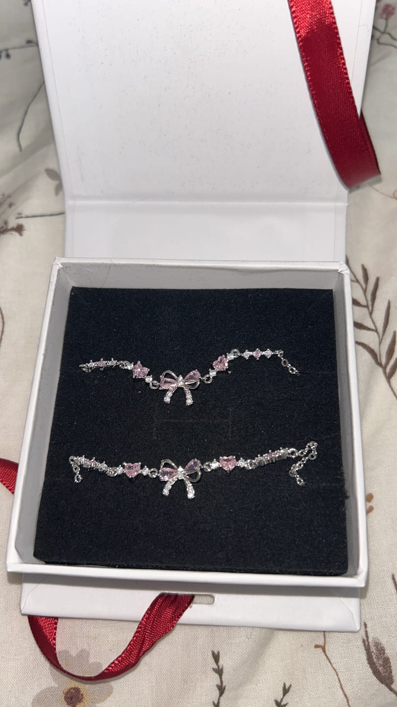 Customer photo review of Bow Bracelet