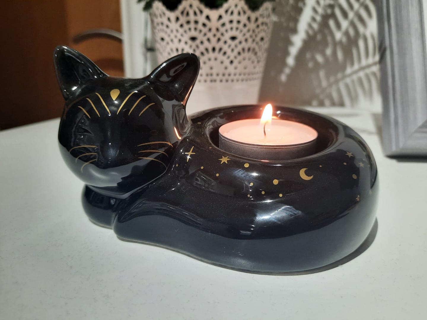 Customer photo review of Die schlafende schwarze Katze – Teelichthalter aus Keramik für cozy Abende