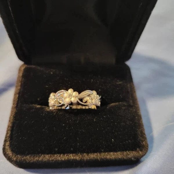 Customer photo review of Diamond Flower Ring Nature Inspired Wedding Band Lab Grown Diamond