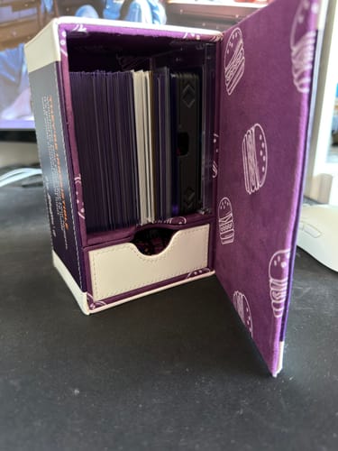 Customer photo review of 20 Chicken Nuggets Deckbox