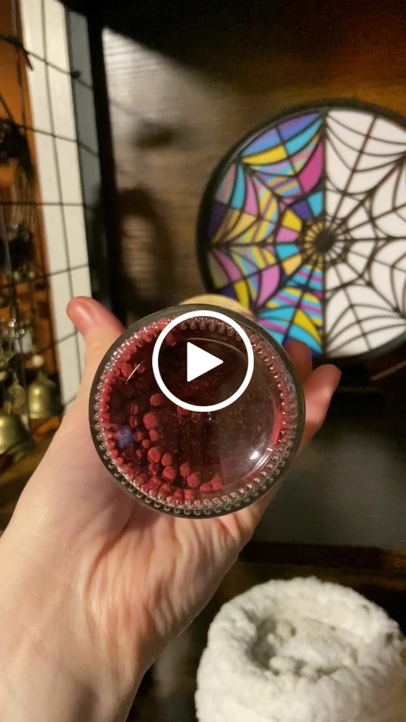 Customer video review of Dark Forest Räucherstäbchen Set – 4 Düfte mit Glasröhrchen und Halter