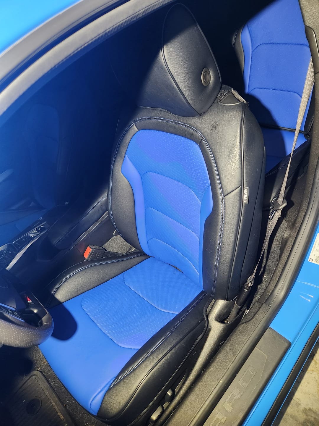 Customer photo review of 6th Gen Camaro Coupe Custom Leather Seat Covers