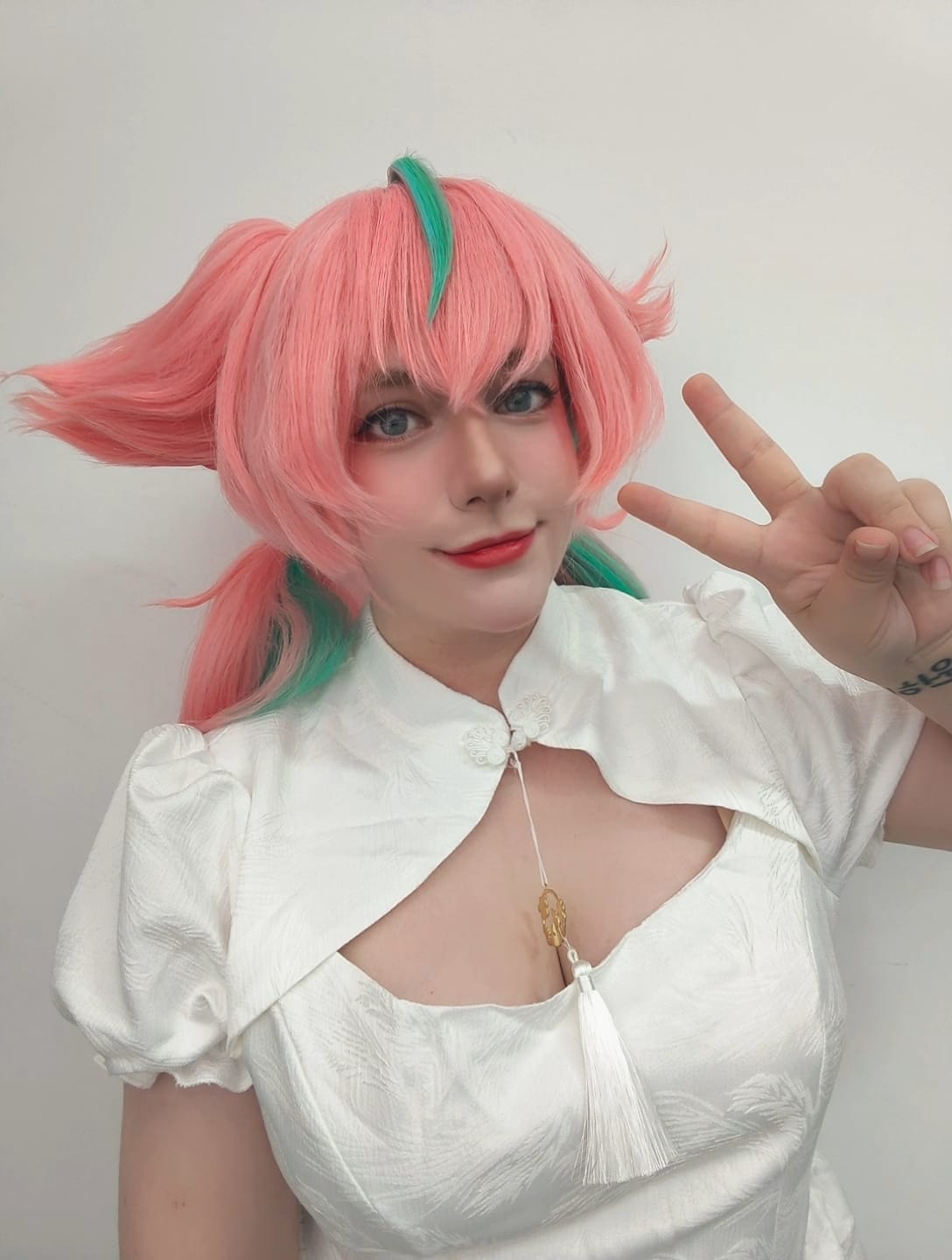 Customer photo review of Zenless Zone Zero Aria Long Pink Green Hair Basic Wig